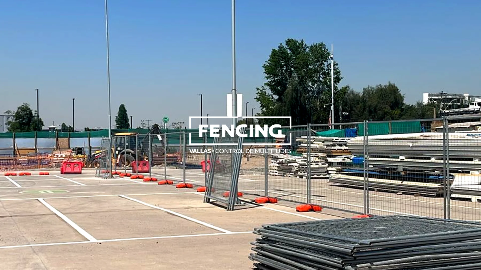 Vallas ACMA delimitando faena industrial